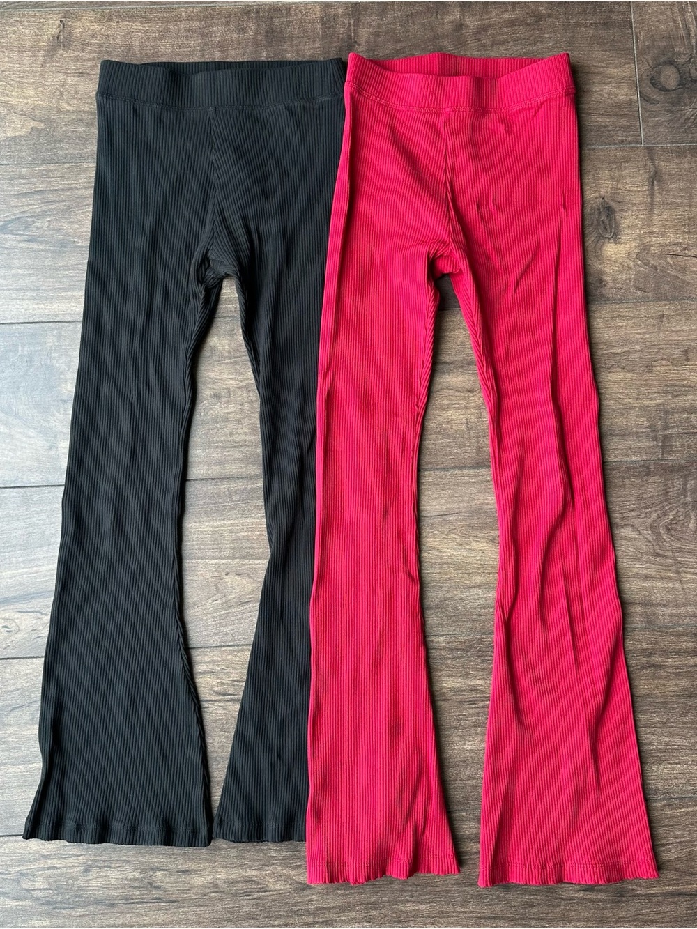 PINK Victoria’s Secret Ribbed Flare Leggings Pants - Women’s Size XS - Black Red